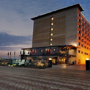 The Golden Palms Hotel & Spa, Delhi